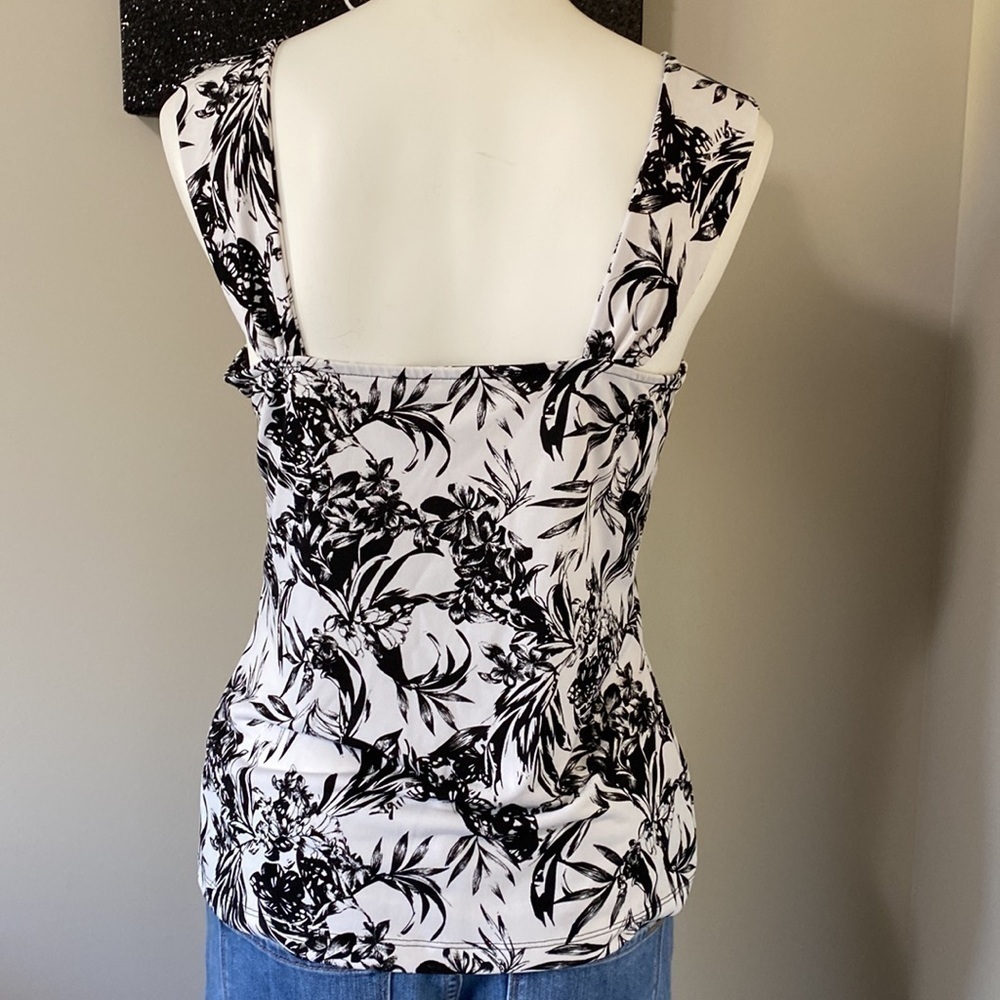 WHBM Floral Sleeveless Top Black White Sz M - Picture 4 of 10